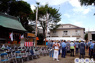 廻沢稲荷神社の太鼓、山車の渡御の写真