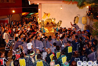 用賀神社の神輿渡御の写真