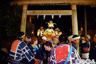 中町天祖神社の神輿渡御の写真