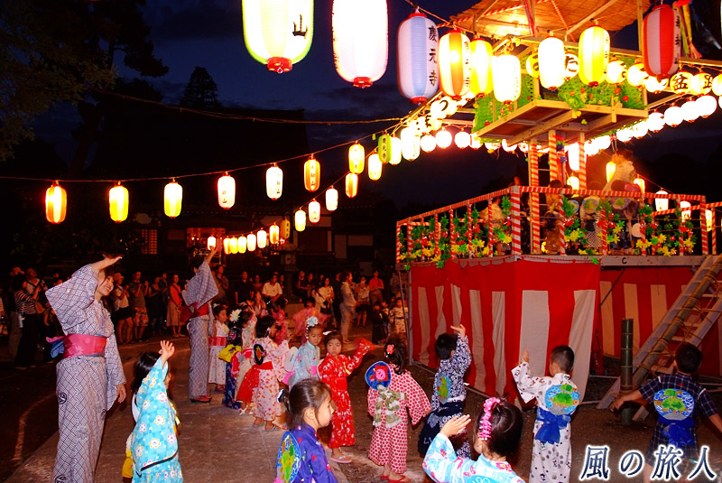 慶元寺　盆踊りの様子