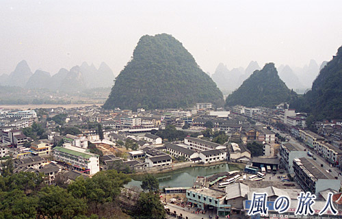 中国　陽朔の町並みの写真