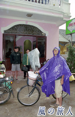 ベトナム　フエ　フエの日本人宿と自転車乗りの旅人の写真