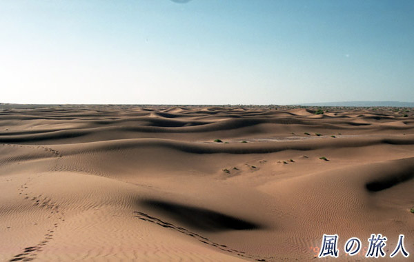 モロッコ　マハミド　マハミド付近の砂漠の写真