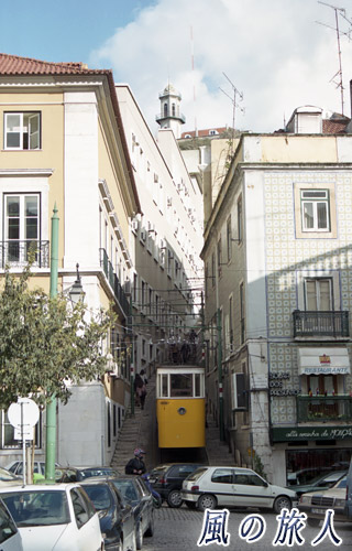 ポルトガル　リスボン　ケーブルカーの写真