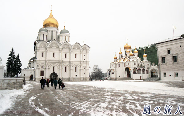 モスクワ　クレムリン宮殿内の教会の写真