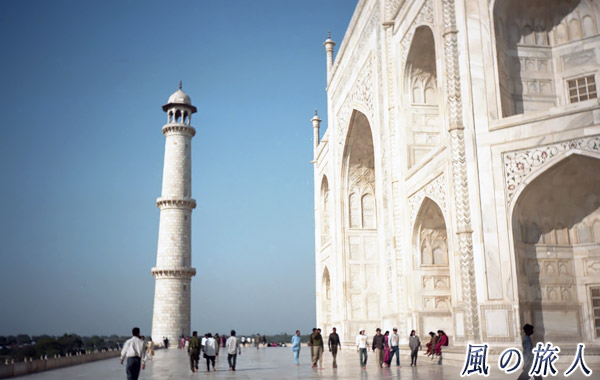 インド　タージマハルの写真