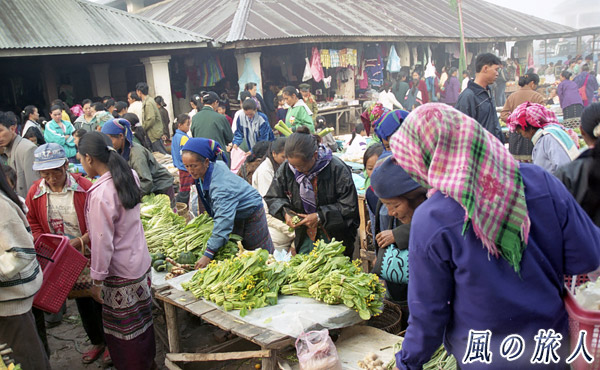 ラオス　ムアンシン市場の写真