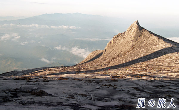 マレーシア　ボルネオ島　サバ州　キナバル山の山頂付近の写真