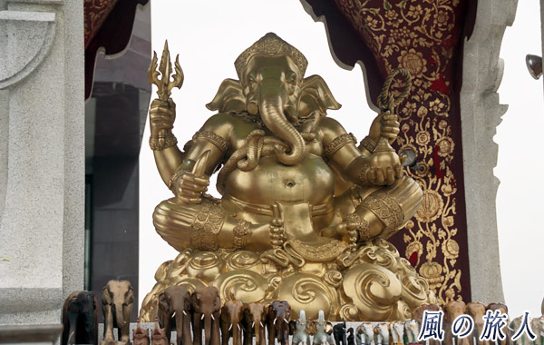 バンコク　セントラルワールド前のガネーシャの写真