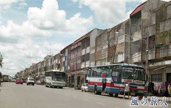 タイ　長距離バスの写真