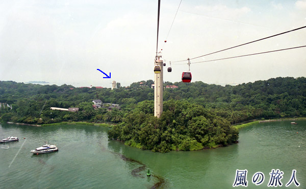 シンガポール　セントーサ島とマーライオンの像の写真