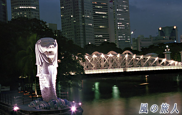 シンガポール　マーライオン　ライトアップの写真