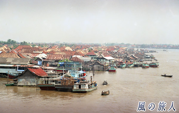 インドネシア　パレンバン　キャバリアの写真