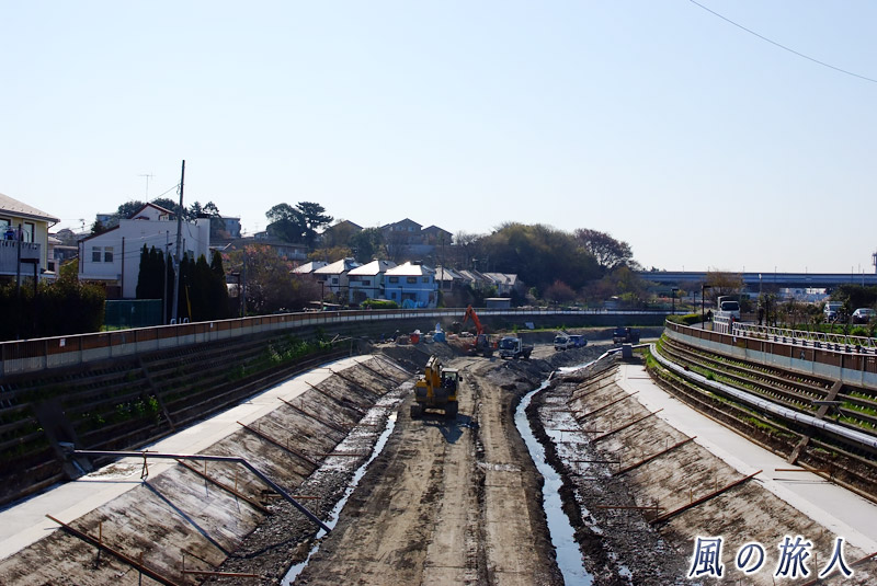 野川の改修工事の写真