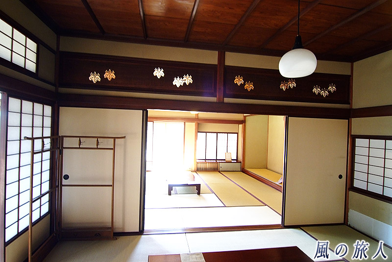 旧小坂家住宅　茶の間と居間の写真