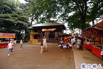 駒繋神社秋祭りの様子を写した写真