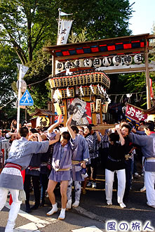 代田八幡神社の神輿渡御の写真