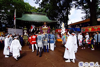 祖師谷神明社の神輿渡御の写真