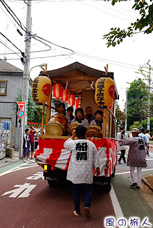 船橋神明神社の神輿渡御の写真