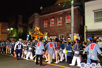 用賀神社の神輿渡御の写真