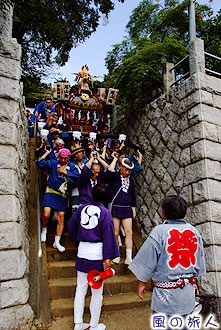 尾山宇佐神社の神輿渡御の写真
