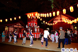 代田八幡神社の盆踊りの写真