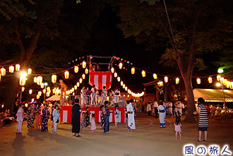 大蔵氷川神社の盆踊りの写真