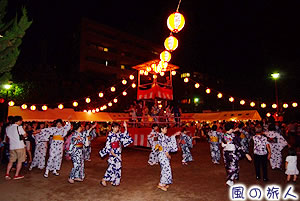 三峰公園（納涼夏祭り大会）の盆踊りの写真