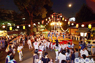 池尻稲荷神社の盆踊りの写真