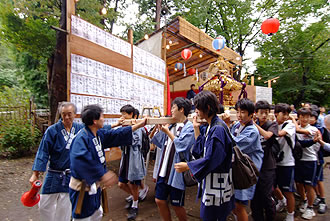 粕谷八幡神社の秋祭りの写真