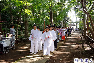 喜多見氷川神社の秋祭りの写真