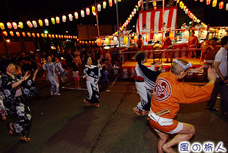 野沢の雲龍寺と盆踊りの写真