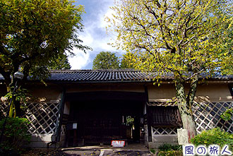 伊木家下屋敷門の写真