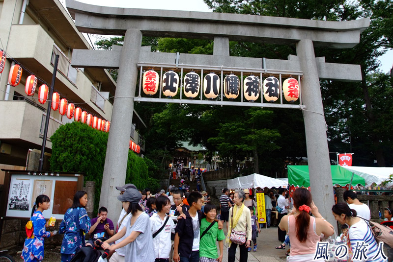 北沢八幡神社　秋祭りのときの入り口