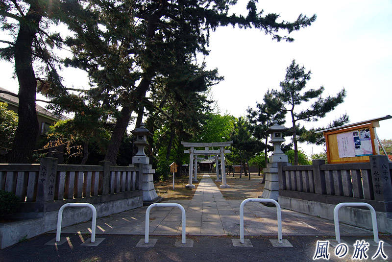宇奈根氷川神社　神社の入り口