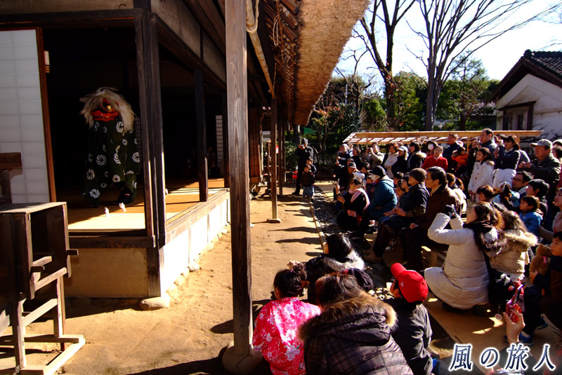 岡本民家園　元旦の獅子舞上演の写真