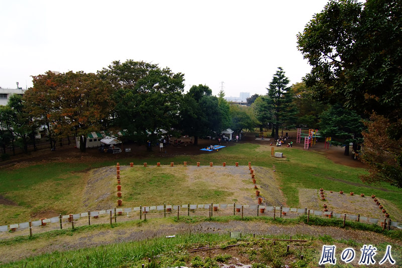 玉川野毛町公園　古墳の上からの眺めの写真