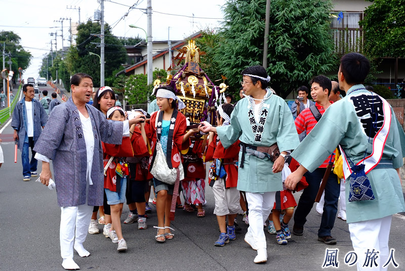 野毛六所神社の秋祭り　子供神輿の写真