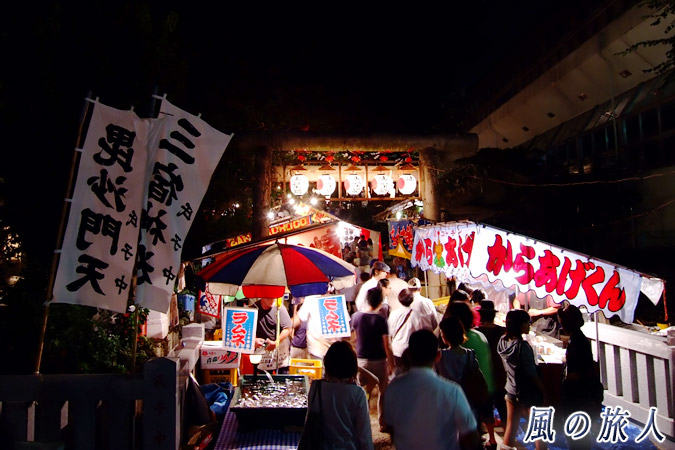 三宿神社の秋祭り　秋祭りのときの入り口の様子
