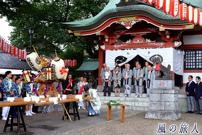 若林稲荷神社の神輿渡御2013年　発輿式の写真