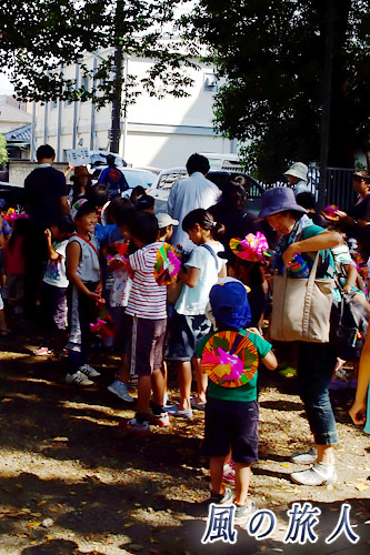 上町天祖神社の秋祭り　集まった子供たちの写真