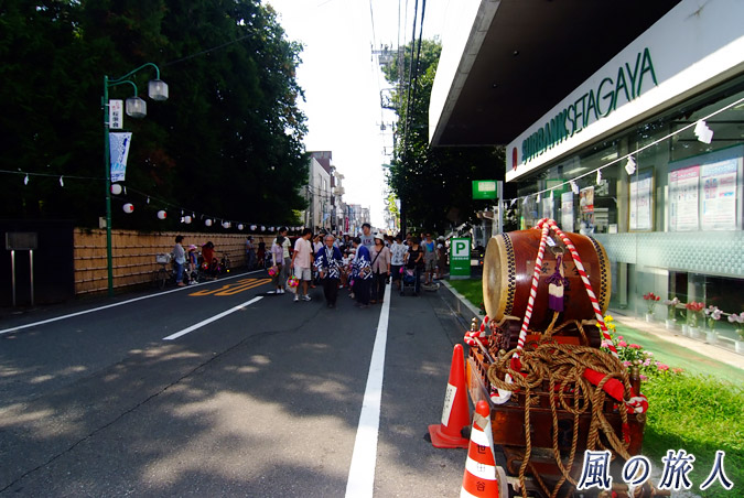 上町天祖神社の秋祭り　太鼓行列の出発の写真