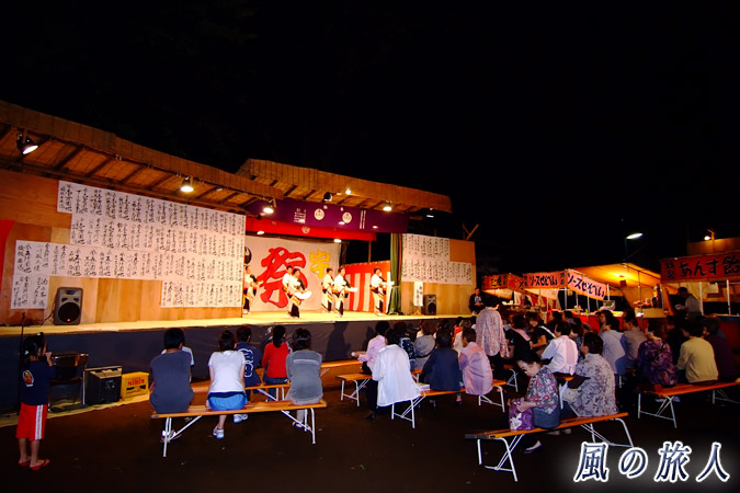 宇山稲荷神社の秋祭り　奉納演芸　地元団体による民舞の写真