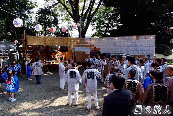 弦巻神社の神輿渡御の写真