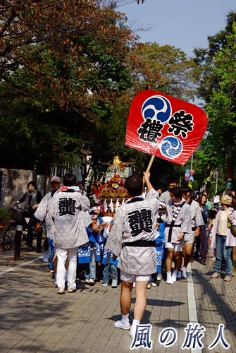 弦巻神社の子供神輿渡御の写真