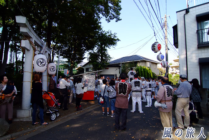 弦巻神社の神輿渡御の写真