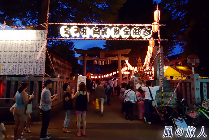 稲荷森稲荷神社　参商会納涼盆踊り大会2011年　盆踊り大会時の入り口の写真