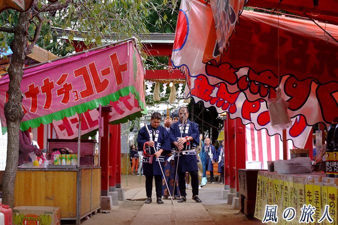稲荷森稲荷神社の秋祭り　参進の写真