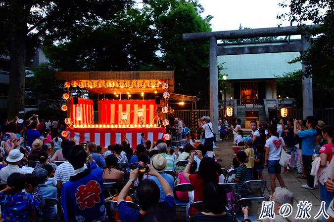 上町天祖神社の秋祭り　宵宮の境内の写真