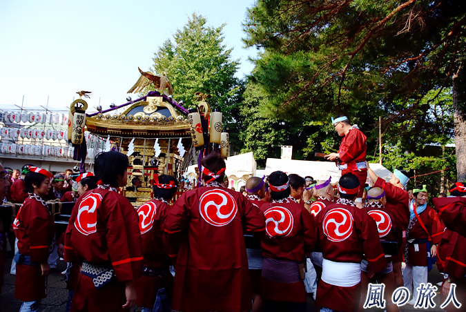 駒留八幡神社　宮神輿渡御2009年　出発の手締め